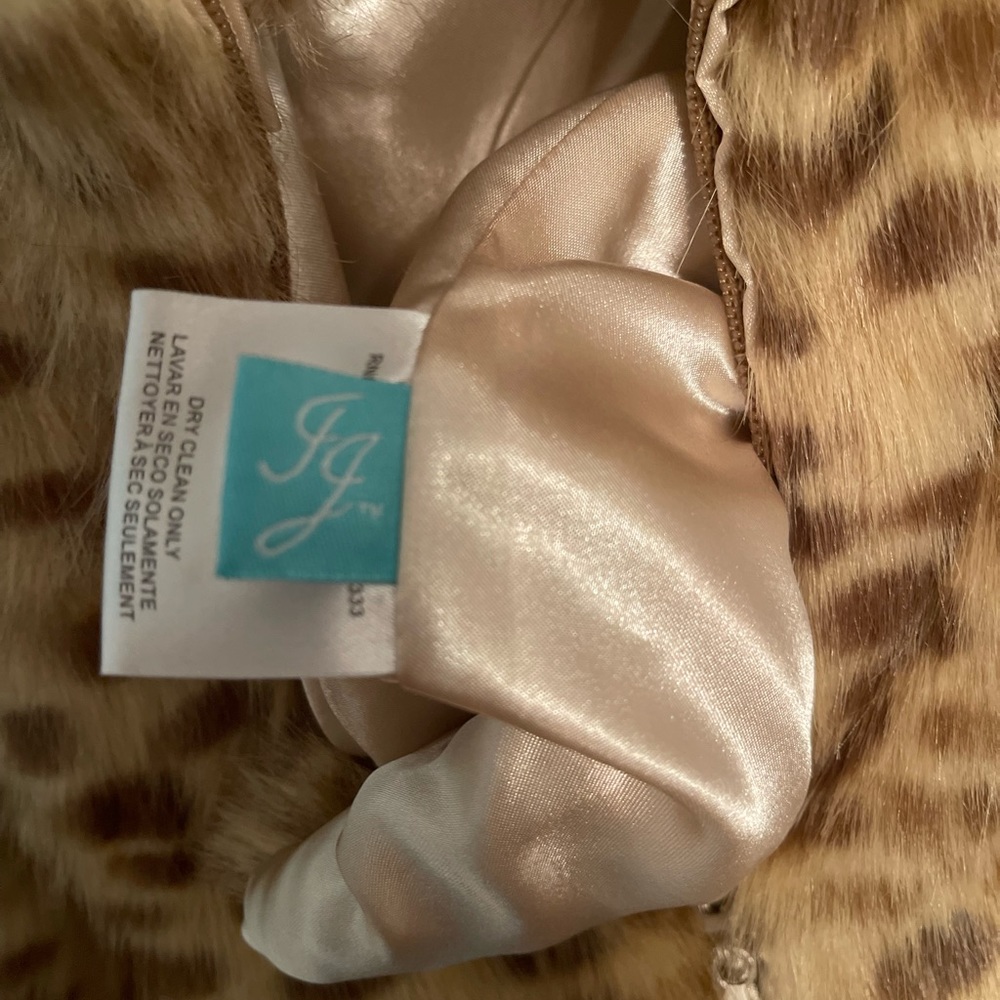Vintage faux fur leopard vest.Size L/XL - Picture 4 of 5